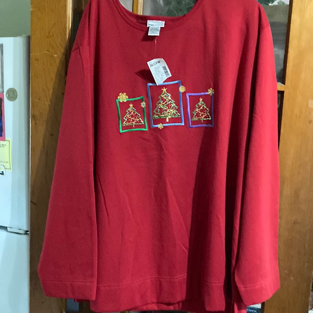 NWT Christmas sweatshirt size 26/28